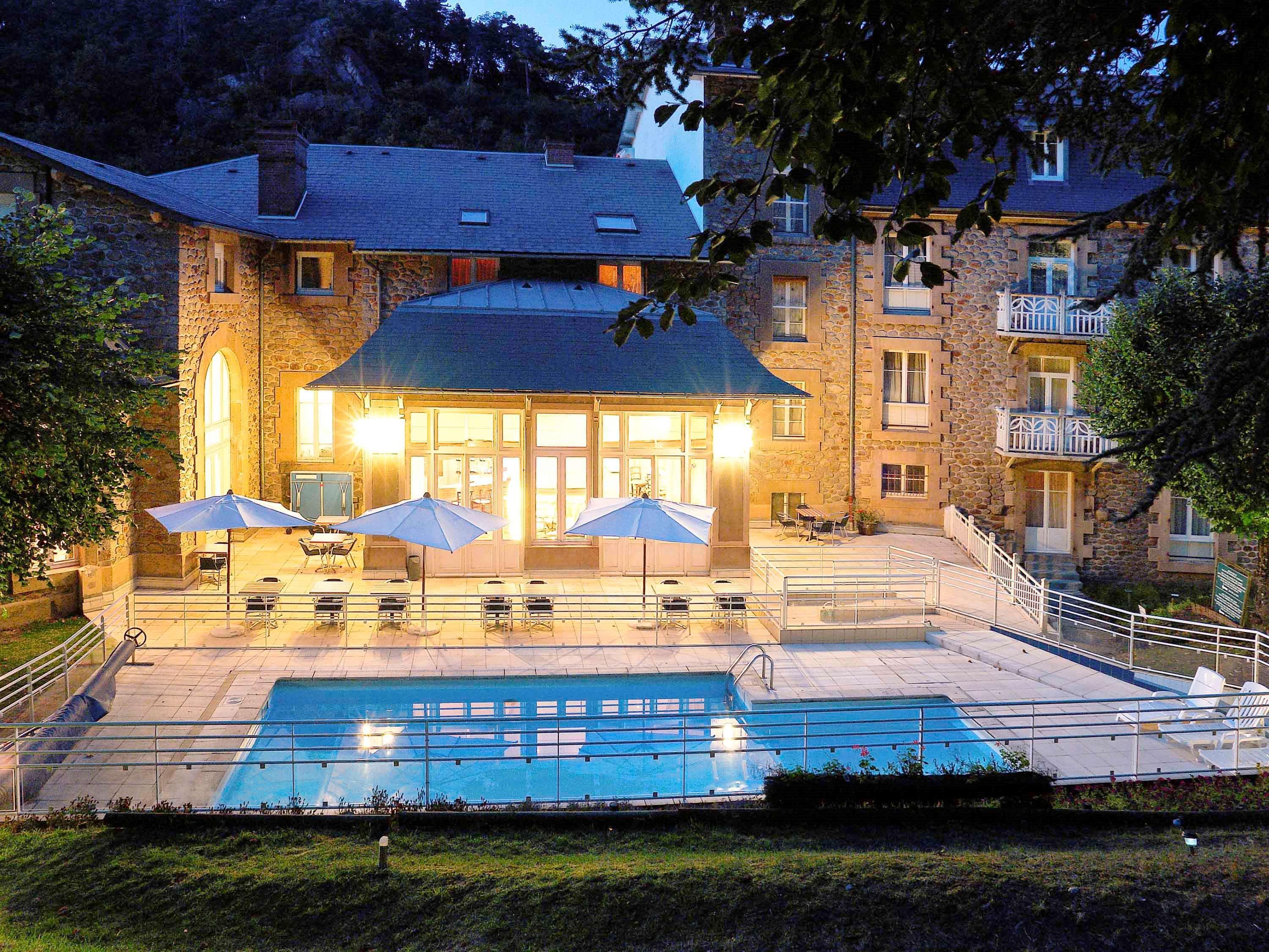 Hôtel Mercure Saint-Nectaire Spa&Bien-être Exterior foto